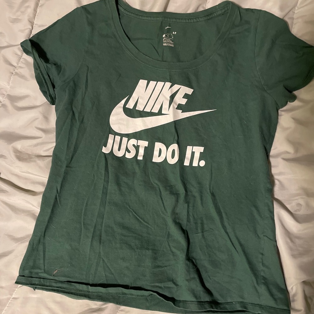 Tee shirt